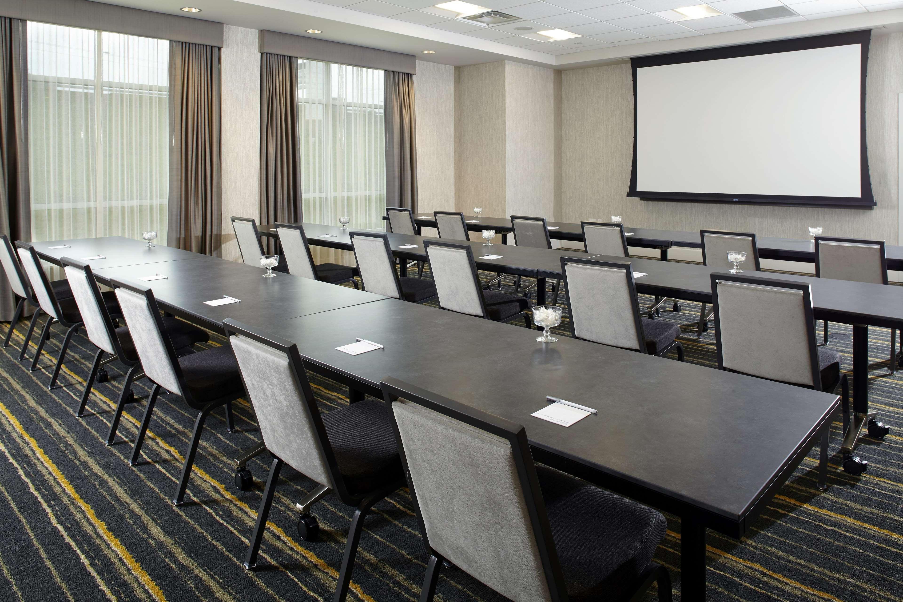 Hampton Inn & Suites Pittsburgh Airport South/Settlers Ridge Robinson Township Exterior foto